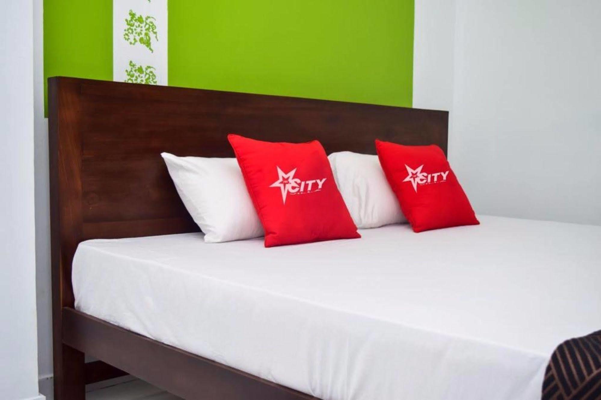 Star City Villa Kolombo Bagian luar foto